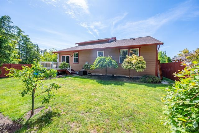 2851 SW Berwick Drive, Oak Harbor, WA 98277