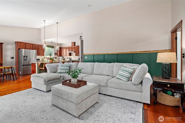 2851 SW Berwick Drive, Oak Harbor, WA 98277