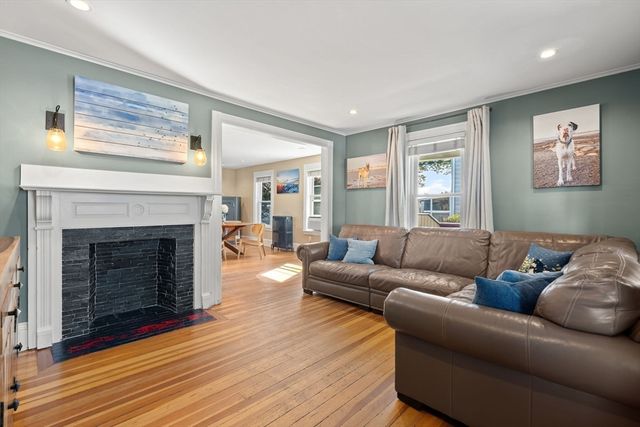 93 Albatross Rd, Quincy, MA 02169
