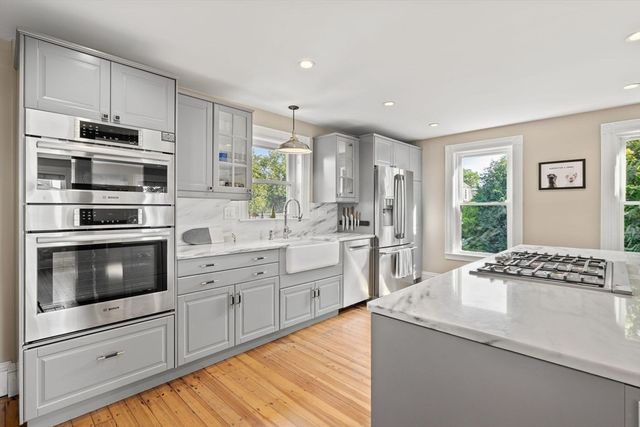 93 Albatross Rd, Quincy, MA 02169