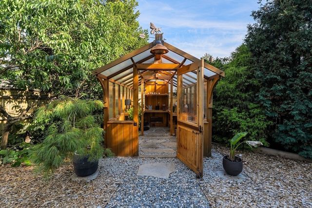 93 Albatross Rd, Quincy, MA 02169