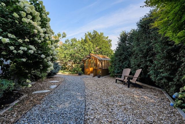 93 Albatross Rd, Quincy, MA 02169
