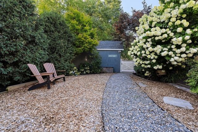 93 Albatross Rd, Quincy, MA 02169