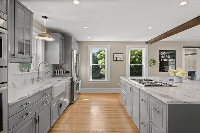 93 Albatross Rd, Quincy, MA 02169