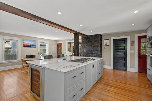 93 Albatross Rd, Quincy, MA 02169