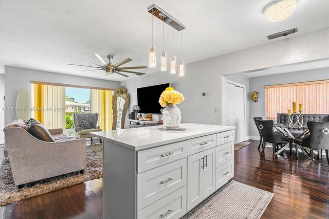 3201 Abbott Ln, Hollywood, FL 33021