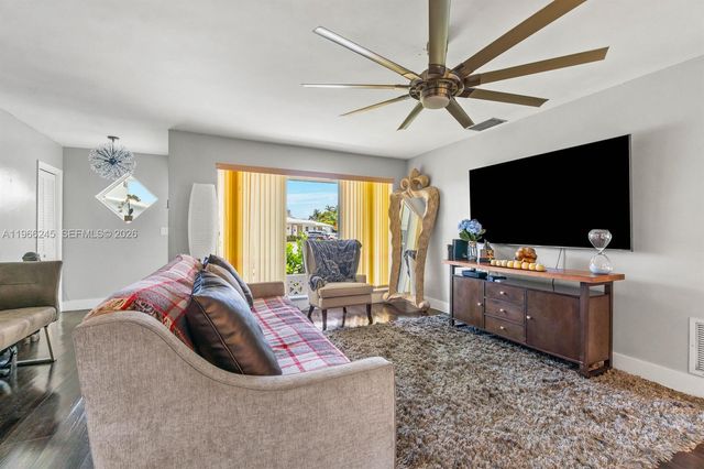 3201 Abbott Ln, Hollywood, FL 33021