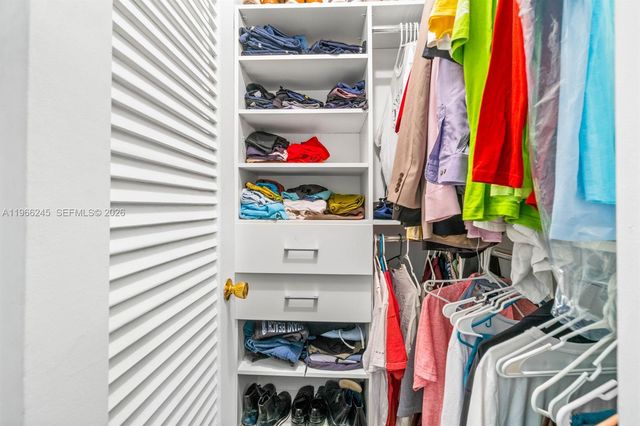 3201 Abbott Ln, Hollywood, FL 33021