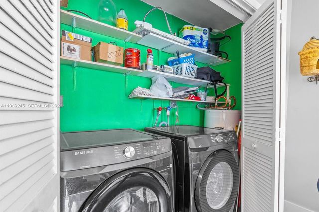 3201 Abbott Ln, Hollywood, FL 33021