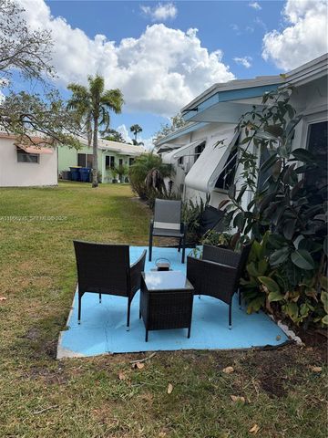 3201 Abbott Ln, Hollywood, FL 33021