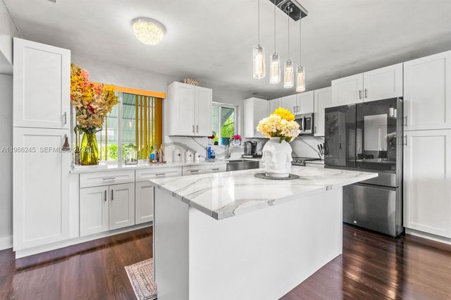 3201 Abbott Ln, Hollywood, FL 33021