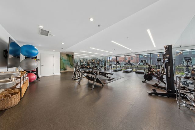 2643 N HERMITAGE Avenue 202, Chicago, IL 60614