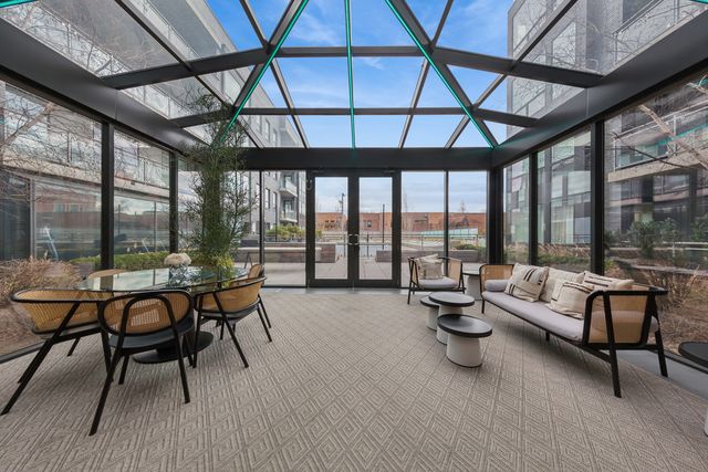 2643 N HERMITAGE Avenue 202, Chicago, IL 60614