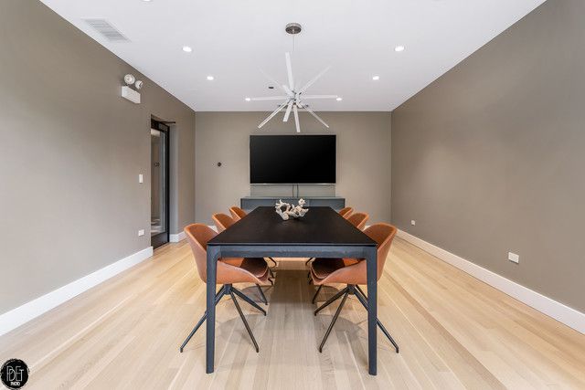 2643 N HERMITAGE Avenue 202, Chicago, IL 60614