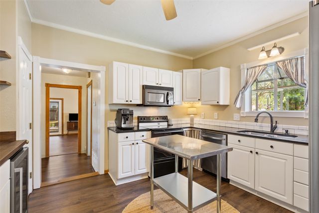 314 N Avenue I, Clifton, TX 76634