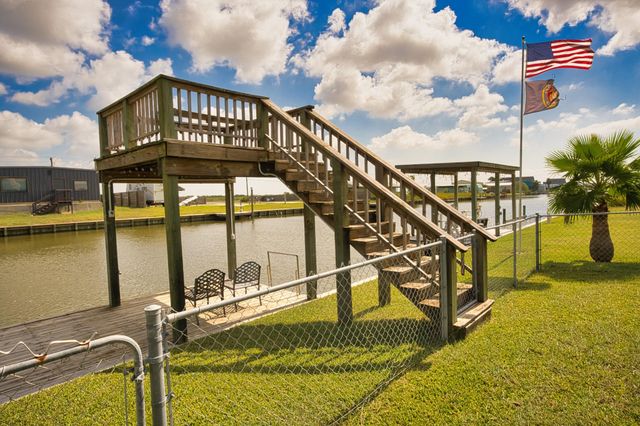 867 County Road 299, Sargent, TX 77414