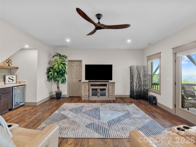 9 Soaring Hawk View, Asheville, NC 28804