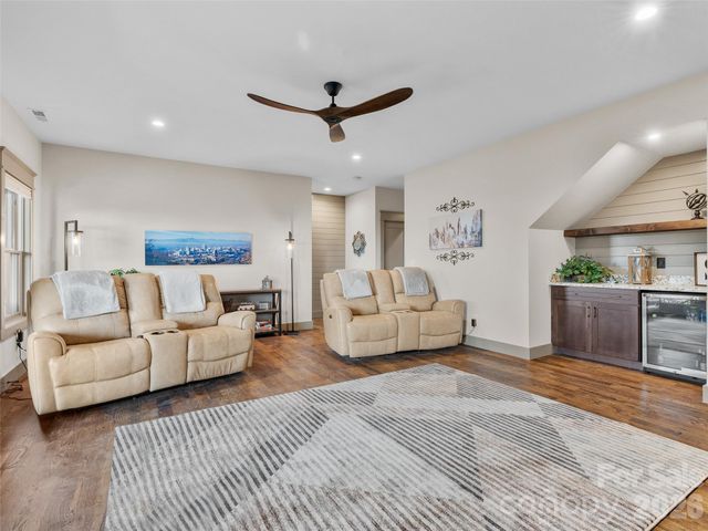 9 Soaring Hawk View, Asheville, NC 28804