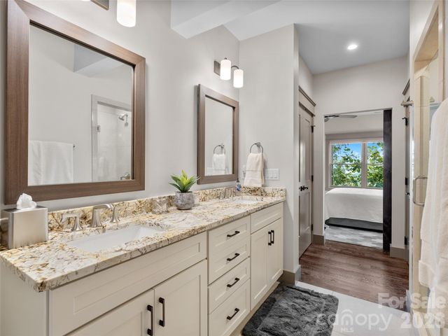 9 Soaring Hawk View, Asheville, NC 28804