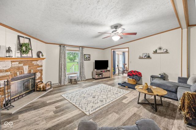 1540 E 900 N, Crawfordsville, IN 47933