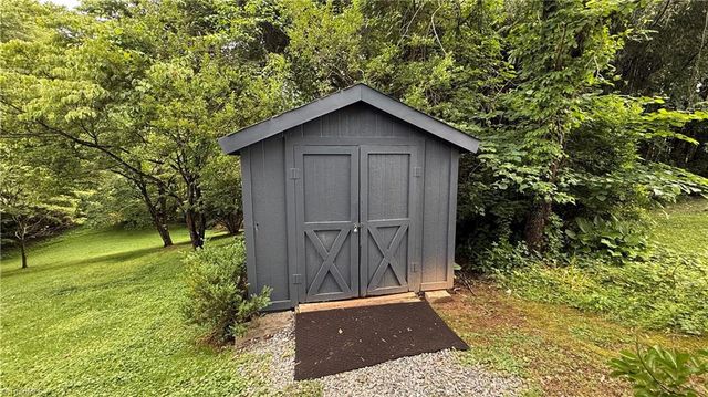 163 Florida Avenue, Mount Airy, NC 27030