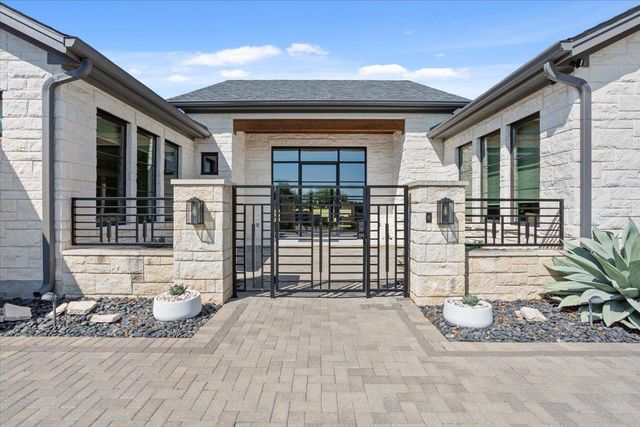 309 Highland Spring LN, Georgetown, TX 78633