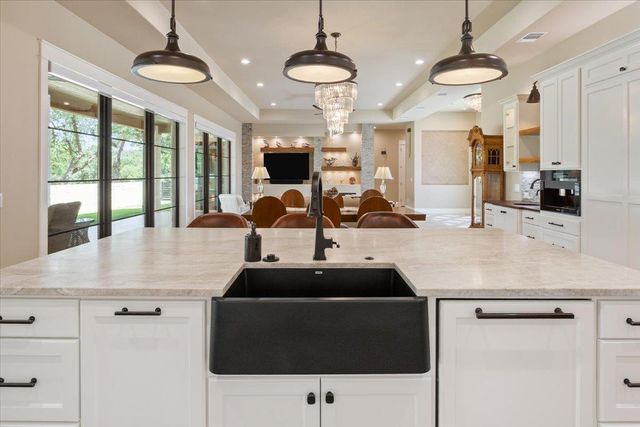 309 Highland Spring LN, Georgetown, TX 78633