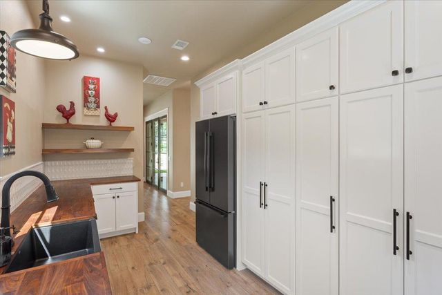 309 Highland Spring LN, Georgetown, TX 78633