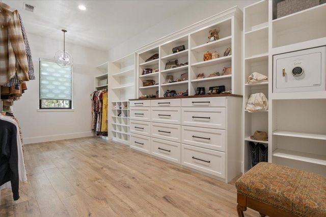 309 Highland Spring LN, Georgetown, TX 78633