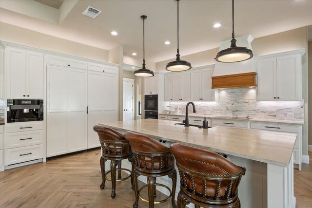 309 Highland Spring LN, Georgetown, TX 78633