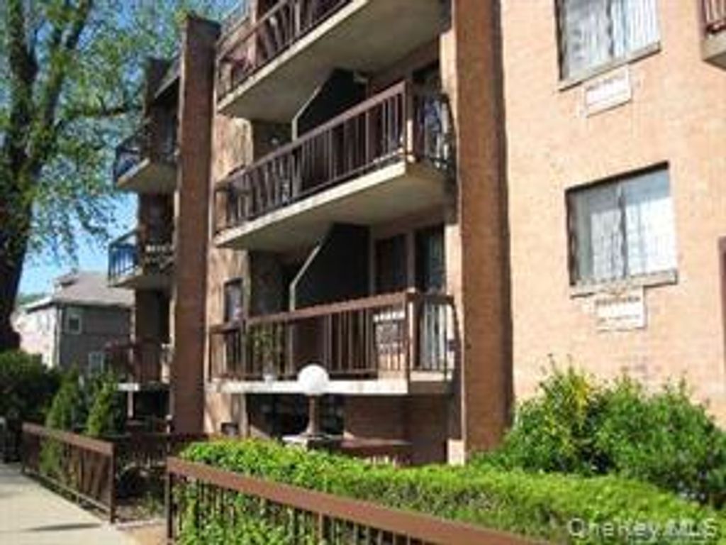 43-04 158th Street 3E, Flushing, NY 11358 — exterior