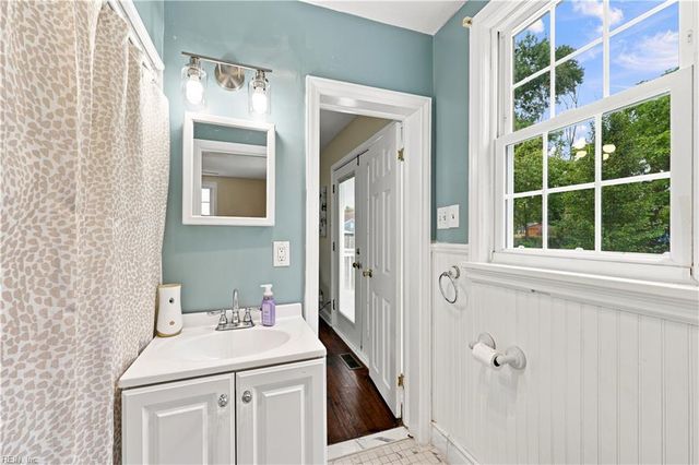 215 Tareyton LN, Portsmouth, VA 23701