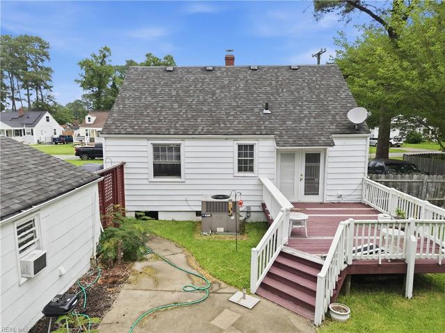 215 Tareyton LN, Portsmouth, VA 23701