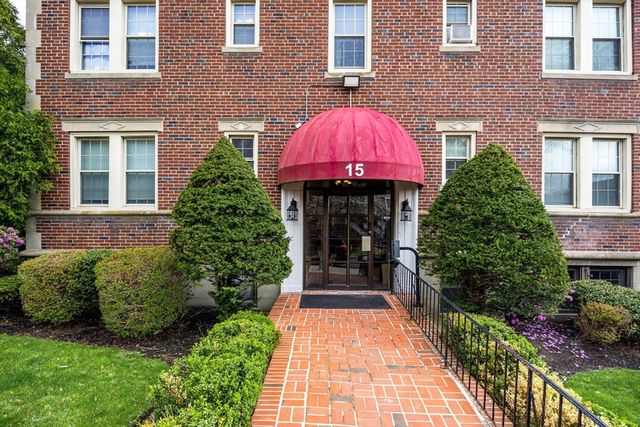 15 Governors Ave 7, Medford, MA 02155