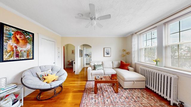 15 Governors Ave 7, Medford, MA 02155