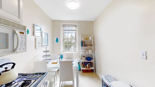 15 Governors Ave 7, Medford, MA 02155