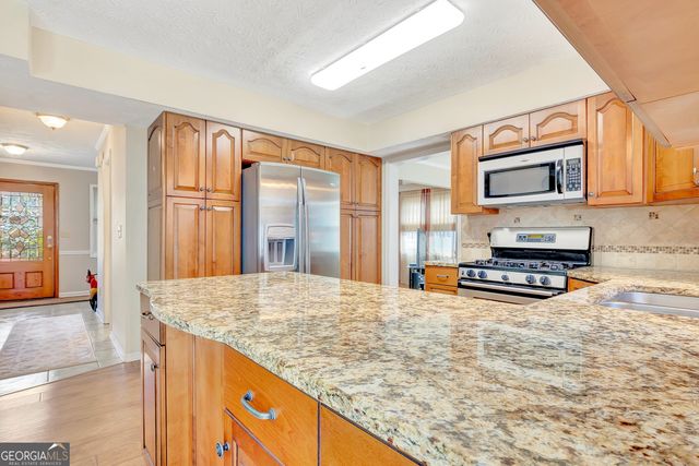 511 Fallside Court, Peachtree City, GA 30269