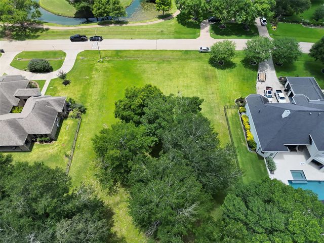 32915 Whitburn Trail, Weston Lakes, TX 77441