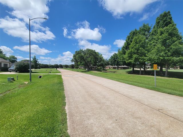 32915 Whitburn Trail, Weston Lakes, TX 77441