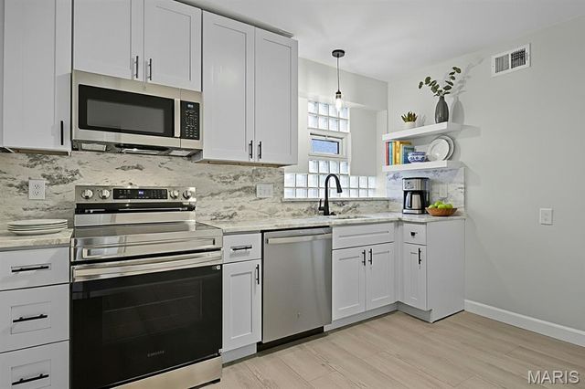 7562 Melrose Avenue, University City, MO 63130