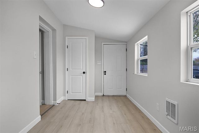 7562 Melrose Avenue, University City, MO 63130