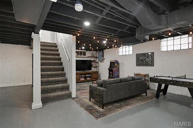 7562 Melrose Avenue, University City, MO 63130