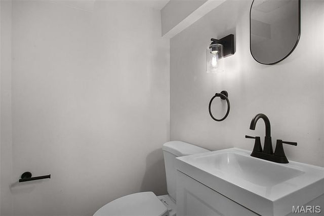 7562 Melrose Avenue, University City, MO 63130