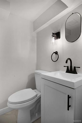 7562 Melrose Avenue, University City, MO 63130