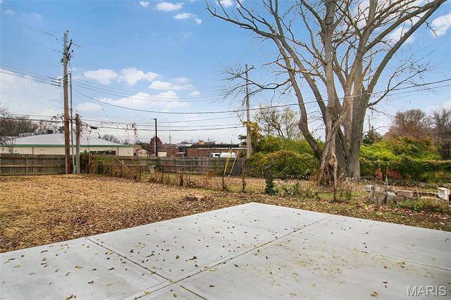 7562 Melrose Avenue, University City, MO 63130