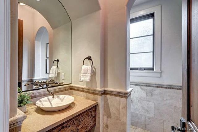 1030 S Adams Street, Denver, CO 80209