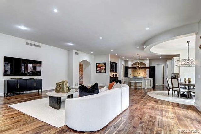 1030 S Adams Street, Denver, CO 80209