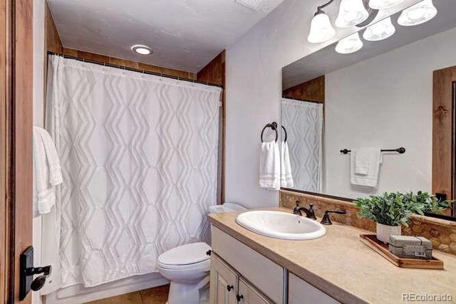 1030 S Adams Street, Denver, CO 80209