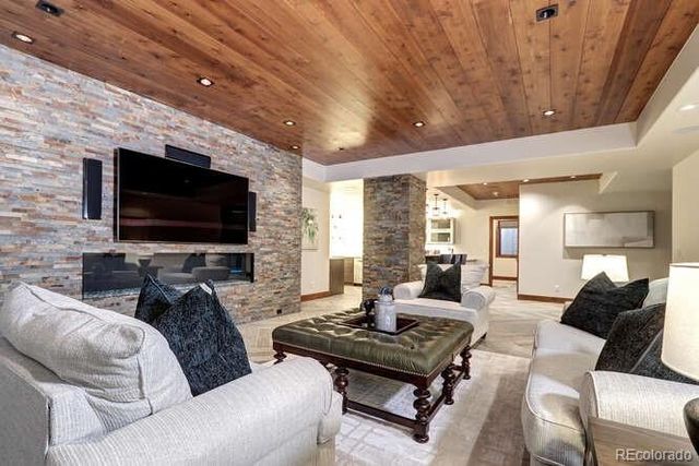 1030 S Adams Street, Denver, CO 80209