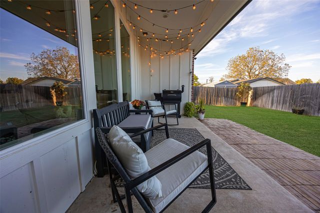 408 Daisy Lane, Robinson, TX 76706